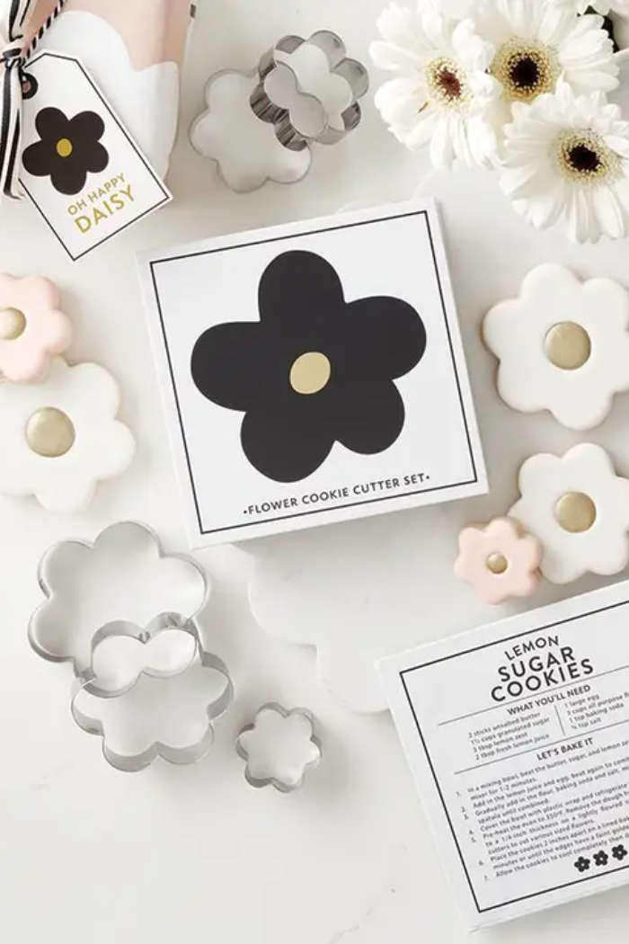 Daisy Cookie Cutter Set Book Box